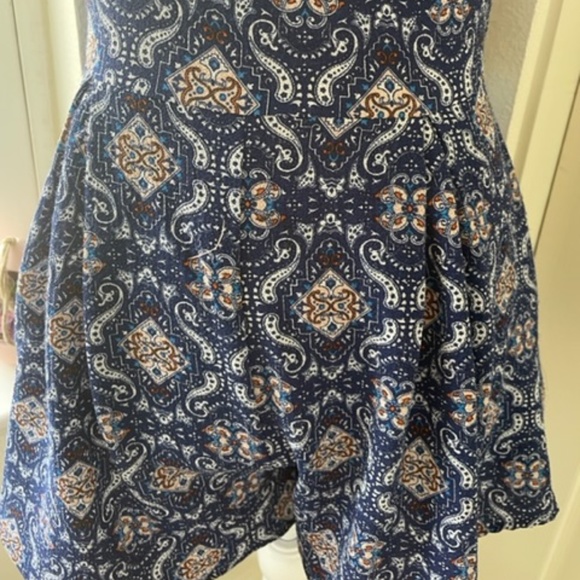 Charlotte Russe Blue Boho Floral Romper with Scoop Neck & Tie-Back – Size S - Picture 3 of 9